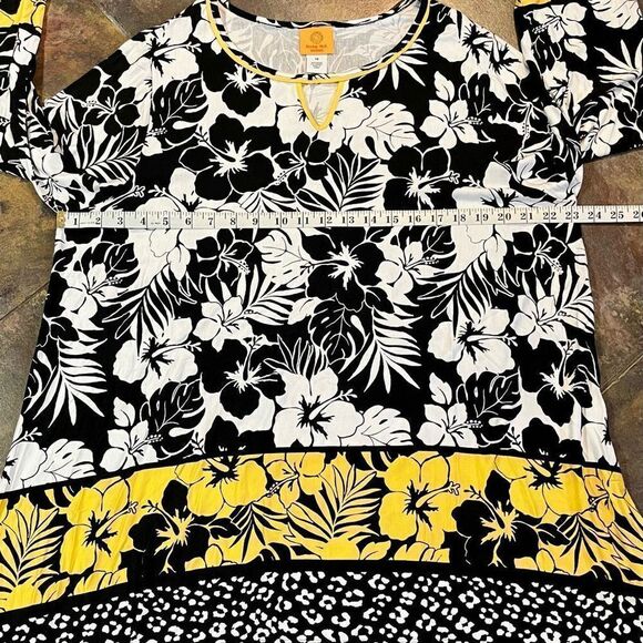 Ruby Rd. Black White Floral Keyhole Blouse 1X - Picture 8 of 10